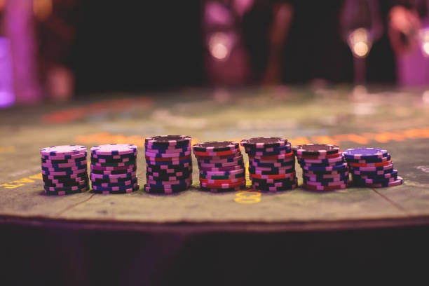 oktogel login mobile app interface showing live dealer tables and sportsbook menu